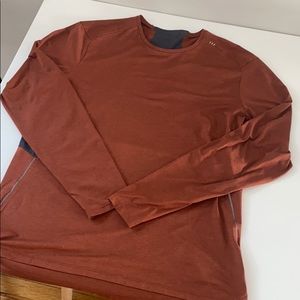 Lululemon men’s Long sleeve - large